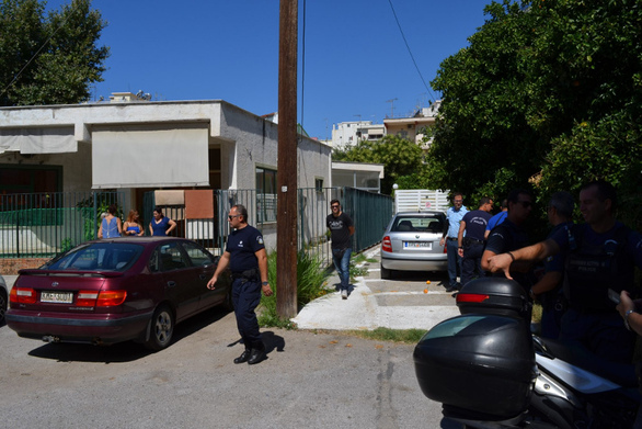 Καλαμάτα: 75χρονος αυτοκτόνησε με καραμπίνα έξω από παιδικό σταθμό- ΒΙΝΤΕΟ