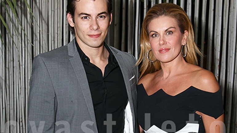 Ευγενία Μανωλίδου: Σπάνια δημόσια εμφάνιση με τον γιο της Αλέξανδρο