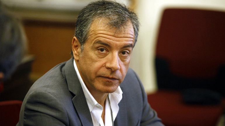 Στ. Θεοδωράκης: Η εξουσία να επιλέγεται από τον λαό