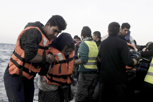 Ζάκυνθος: Διάσωση 47 μεταναστών σε ακυβέρνητο σκάφος - Έμειναν μόνοι και αβοήθητοι