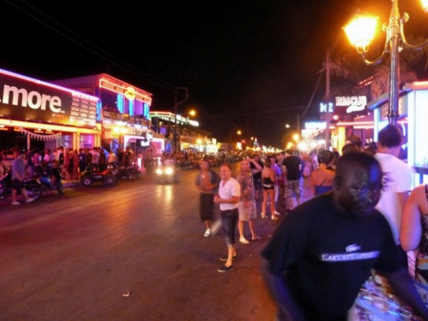 Ζάκυνθος: Συγκλονίζει η αποκάλυψη για ακόμα ένα άγνωστο παιχνίδι της μοίρας του Αμερικανού τουρίστα- Είχε χάσει τον αδερφό του σε μια ανάλογη συμπλοκή- Το δείπνο με τους δικούς του