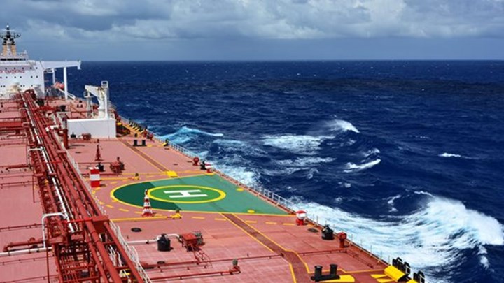 Σύγκρουση δεξαμενόπλοιου με φορτηγό πλοίο στο στενό του Πα-ντε-Καλαί