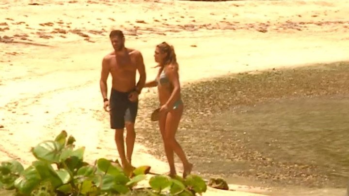 Η... θερμή αγκαλιά Βαλαβάνη - Βασάλου στο πάρτι του Survivor - ΔΕΙΤΕ ΦΩΤΟ