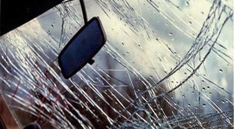 Πάτρα: Σύγκρουση Ι.Χ. με μηχανάκι στη διασταύρωση Καζαντζάκη και Νοταρά