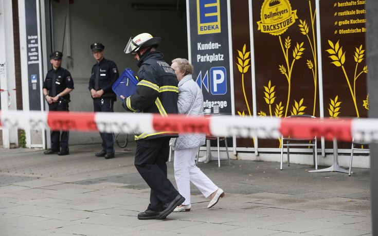 Επίθεση «μοναχικού λύκου» με μαχαίρι σε σούπερ μάρκετ βλέπει η αστυνομία στο Αμβούργο