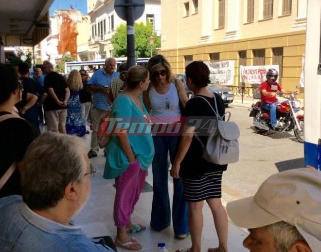 Για μία ακόμη Τετάρτη "μπλόκο" στους πλειστηριασμούς στην Πάτρα - Ένταση στο Δικαστήριο Αγρινίου - ΔΕΙΤΕ ΦΩΤΟΓΡΑΦΙΕΣ