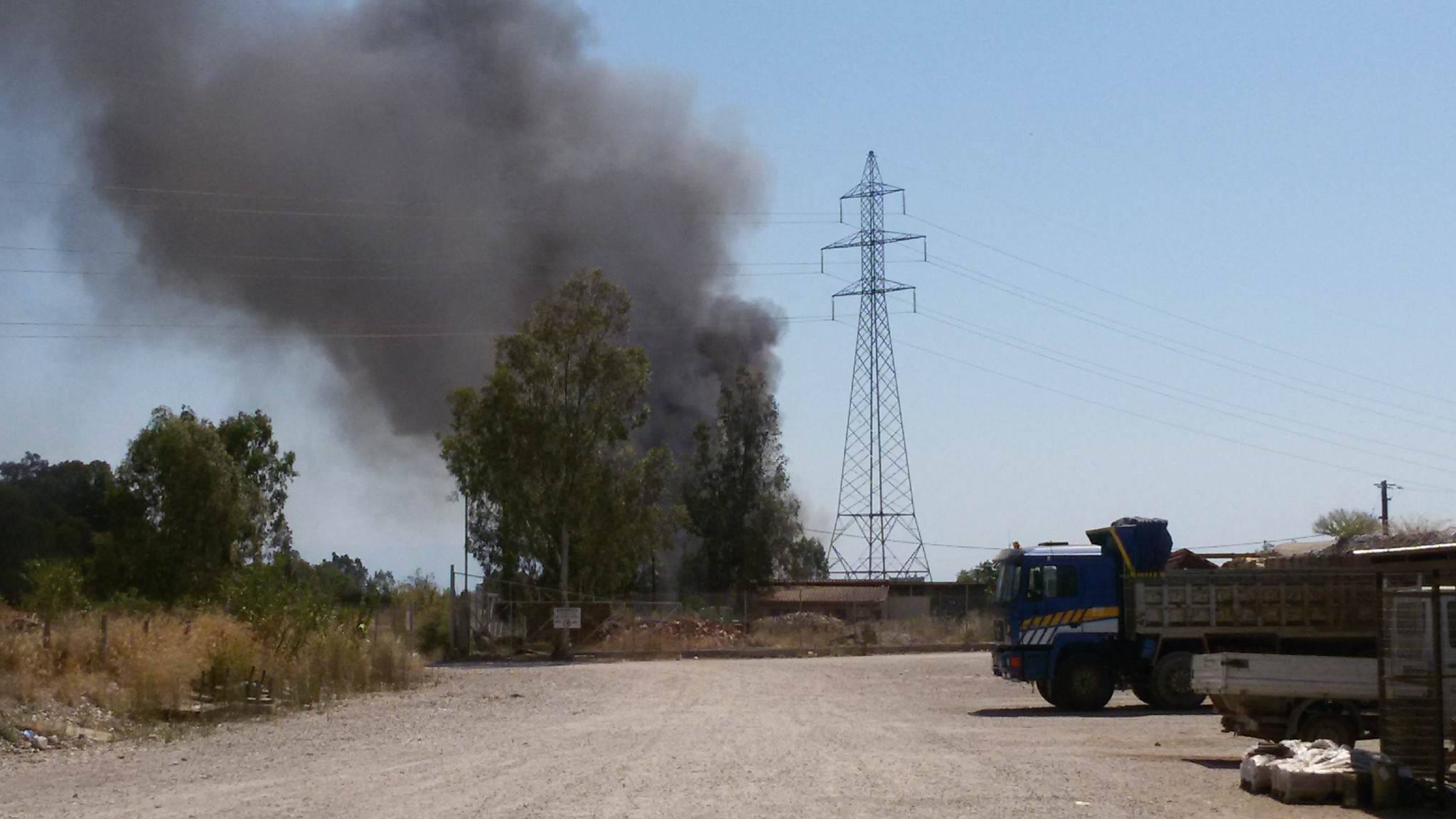ΤΩΡΑ - Φωτιά στο σταθμό μεταφόρτωσης απορριμμάτων στην Τέμενη - ΦΩΤΟ