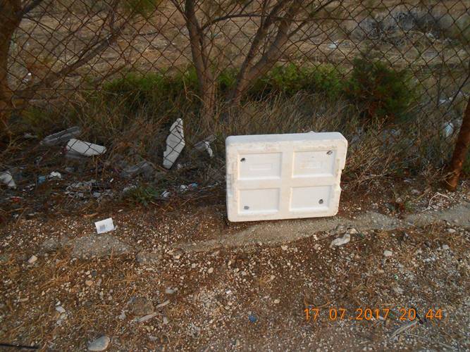 Κουτιά από φελιζόλ «σκέπασαν» (πάλι) την παραλία από τα Νιφορέικα μέχρι τις Αλυκές! ΦΩΤΟΓΡΑΦΙΕΣ