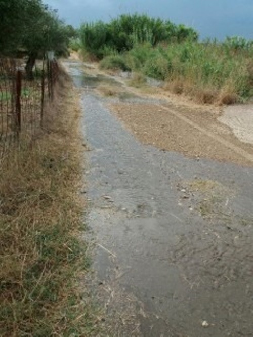 Ξεχείλισε το ρέμα Μαλιαγκού – Βοθρολύματα σκέπασαν καλλιέργειες και δρόμους - Καταγγελία στο Αχαϊκό