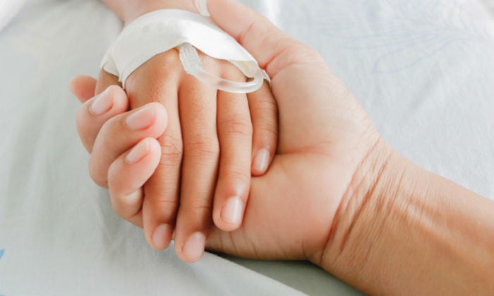 Πάτρα: Σε σοβαρή κατάσταση 5χρονο κοριτσάκι - "Λύγισε" στη μέση του δρόμου (ΝΕΟΤΕΡΑ)