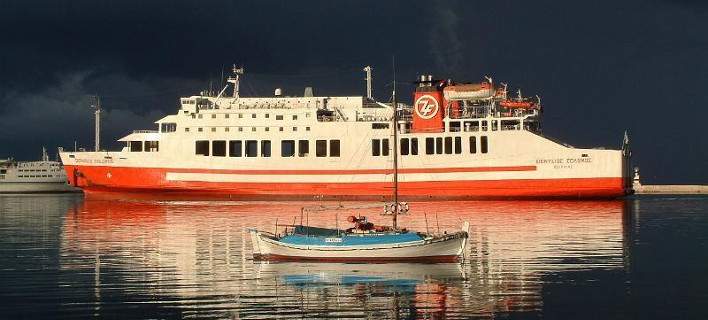 Ταλαιπωρία για τους 851 επιβάτες του πλοίου Διονύσιος Σολωμός