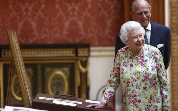 Στα 91 της χρόνια, η βασίλισσα Ελισάβετ εθεάθη να ιππεύει