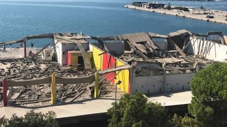 "Κανένας κίνδυνος" το αποτέλεσμα και από τη δεύτερη μέτρηση για αμίαντο μετά την κατάρρευση του υπόστεγου στο παλιό λιμάνι