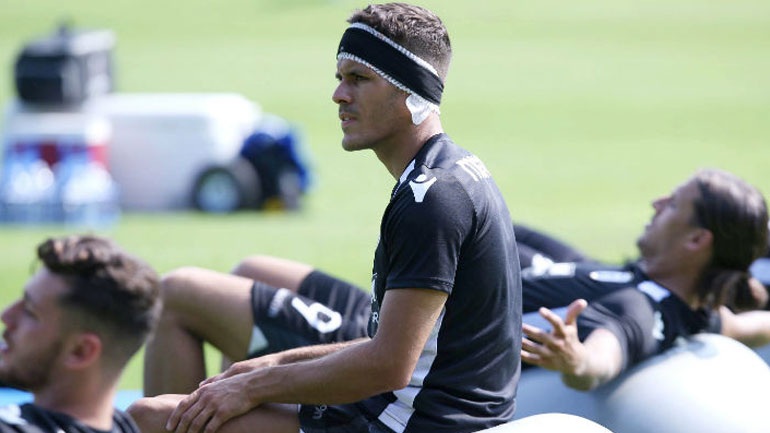 Χωρίς Λεβέκ και στον επαναληπτικό με την Ολιμπίκ Ντόνετσκ