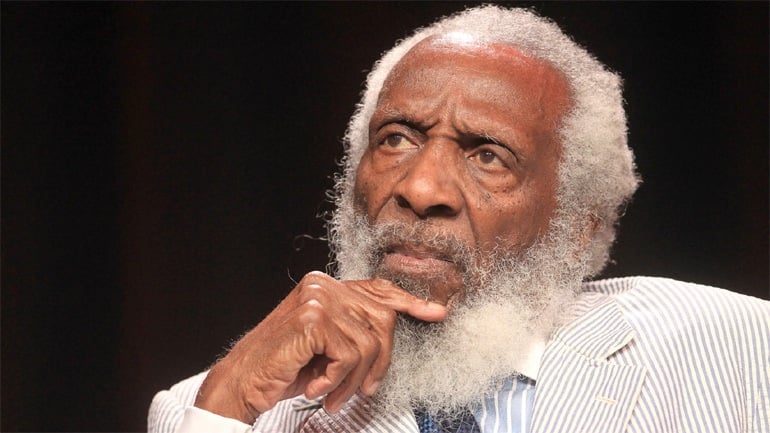 Έφυγε από τη ζωή ο κωμικός και ακτιβιστής Dick Gregory