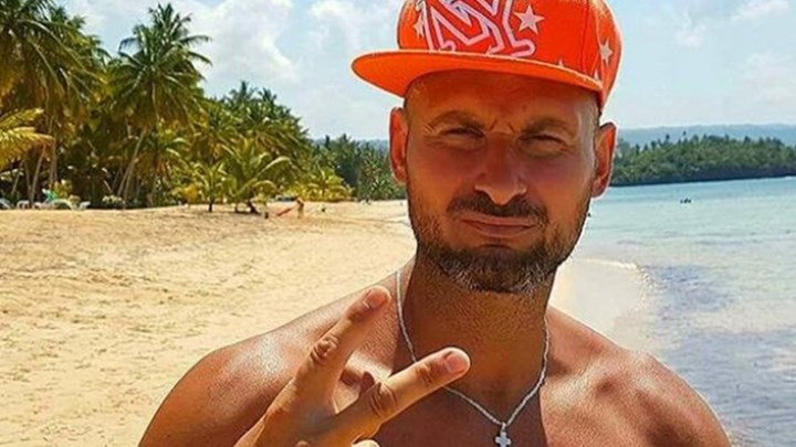 O μάνατζερ ράγκμπι με... ροζ φλαμίνγκο - ΦΩΤΟ