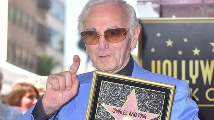 Το δικό του αστέρι στη Λεωφόρο της Δόξας απέκτησε ο Σαρλ Αζναβούρ - ΦΩΤΟ