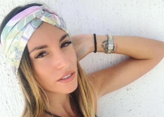 Αθηνά Οικονομάκου: Η οργισμένη της απάντηση στην “φάρσα” που την ήθελε νεκρή σε τροχαίο!