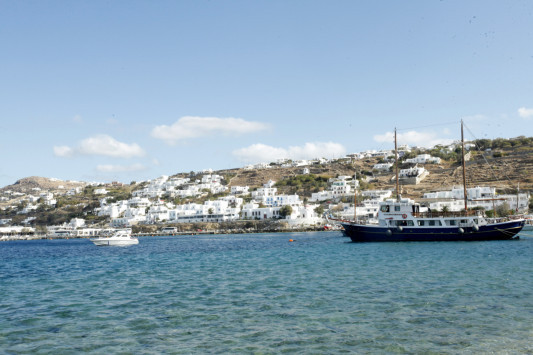 Όμηροι σε βίλα στη Μύκονο – Τρόμος για πασίγνωστο ζευγάρι επιχειρηματιών