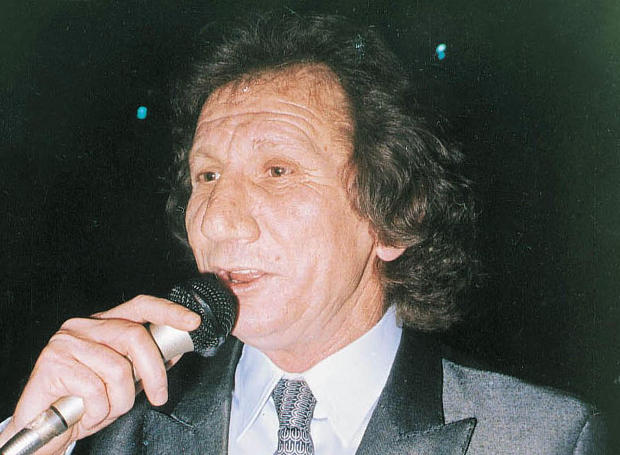 Σαν σήμερα "έφυγε" ο λαϊκός τραγουδιστής Μιχάλης Μενιδιάτης