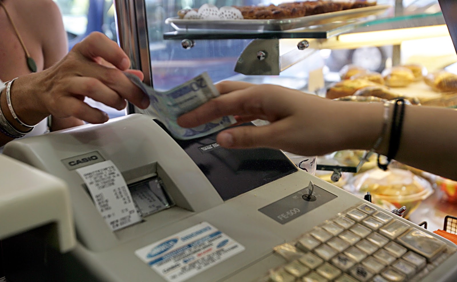 Δυτική Ελλάδα: "Πόλεμος" μεταξύ συνδικαλιστών για τους εφοριακούς ελέγχους - Σκληρές εκφράσεις στη σύσκεψη του συλλόγου - Επιστολή Μπαρμπαρίτσα ζητά τα πρακτικά