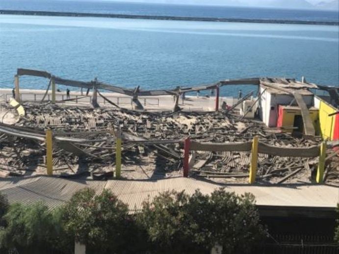 Απίστευτο - Πάτρα: Γιατί η Εφορία Νεώτερων Μνημείων ήθελε να κρίνει διατηρητέο το "χάρτινο" υπόστεγο