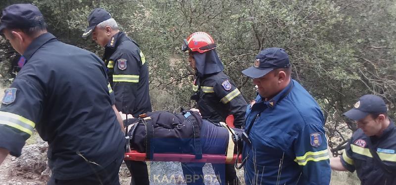 Διάσωση Γερμανίδας πεζοπόρου πριν από λίγη ώρα στα Καλάβρυτα- Έσπασε το πόδι της και ακινητοποιήθηκε- ΦΩΤΟ