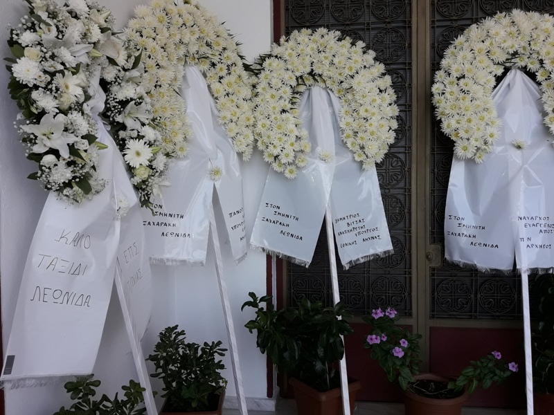 Σπαραγμός στην κηδεία του Σμηνίτη Λεωνίδα Ζαχαράκη - ΦΩΤΟ