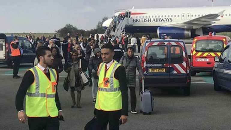 ΤΩΡΑ: Εκκενώθηκε αεροπλάνο της British Airways στο Σαρλ ντε Γκολ