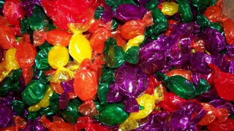 Τραγικό: Ανήλικη έψαχνε για καραμέλες στην τσάντα της γιαγιάς της και αυτοπυροβολήθηκε