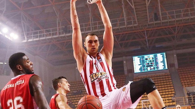 Νίκη-πρόκριση με σούπερ άμυνα για τον Ολυμπιακό