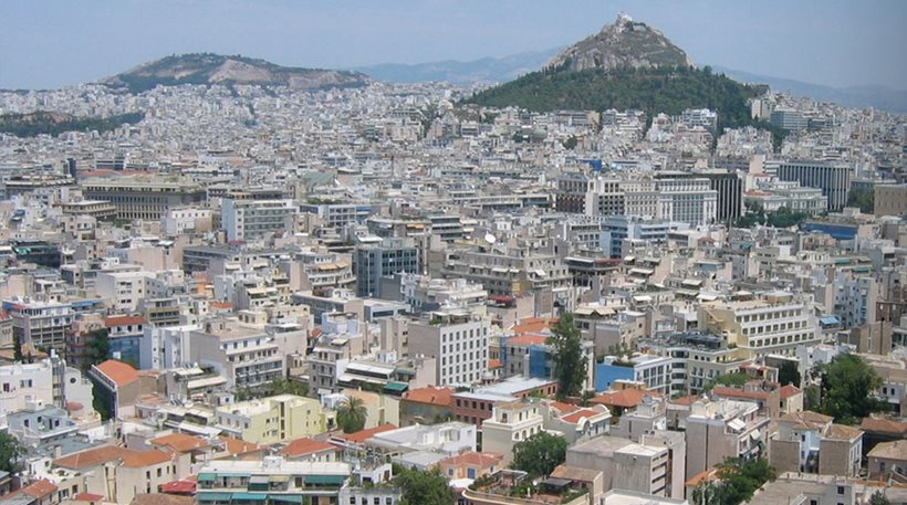 Φρέναρε η ελεύθερη πτώση τιμών των ακινήτων