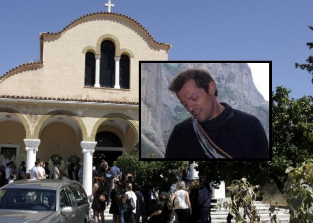 Θρήνος στο "τελευταίο αντίο" στον αγαπητό καθηγητή Νώντα Καρύμπαλη - Τραυματίστηκε θανάσιμα όταν έπεσε από βράχο 70 μέτρων