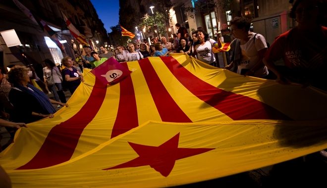 Με φυλακίσεις απειλεί η Μαδρίτη για το Δημοψίφσμα - Αντιδρούν οι Καταλανοί