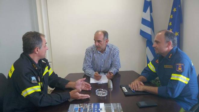 Δυτική Ελλάδα: Οι πυροσβέστες έδιναν μάχη με τις φλόγες χωρίς οχήματα !