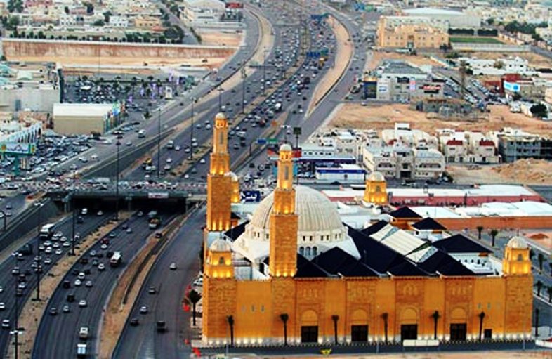 «Χαράτσι» 80% στη βενζίνη βάζει η Σαουδική Αραβία