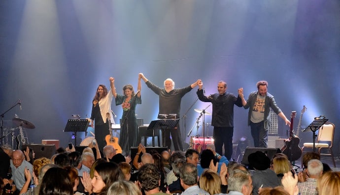 Πάτρα: Μια βραδιά γεμάτη συγκινήσεις χάρισε ο Διονύσης Σαββόπουλος - ΦΩΤΟ