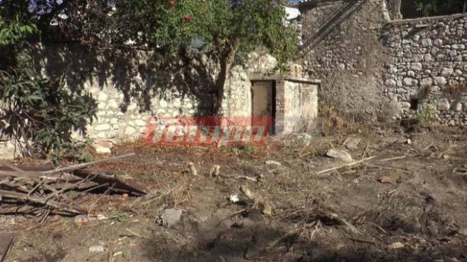 Πάτρα: Κατεδάφιζαν ετοιμόρροπα κτήρια στην Άνω Πόλη και βρήκαν αυτή την πόρτα! Που οδηγεί; Μπροστά σε μια σημαντική ανακάλυψη βρέθηκαν οι αρχαιολόγοι - ΦΩΤΟΓΡΑΦΙΕΣ
