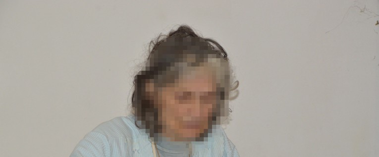 Ένα ανθρώπινο δράμα- 73χρονη ζει μόνη μέσα σε τρώγλη στα Λεχαινά- «Τους φέρθηκα καλά και με εγκατέλειψαν»- ΦΩΤΟ