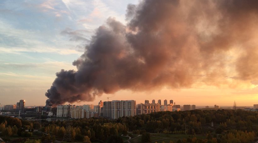 ΕΚΤΑΚΤΟ - Μόσχα: Καίγεται εμπορικό κέντρο - Εκκενώνεται η περιοχή - ΒΙΝΤΕΟ
