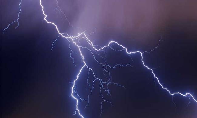 Δυτική Αχαΐα: Φόβος και τρόμος αλεξικέραυνο για σχολείο και σπίτια - Παρέμβαση του Δήμου