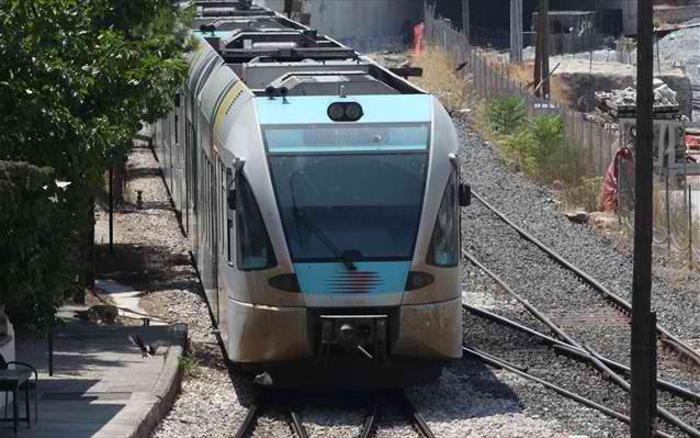 Το τρένο σφυρίζει ... όλες τις ώρες! Τους παίρνει τα αυτιά μεσημεριάτικα, φωνάζουν οι κάτοικοι στο Αρκτικό διαμέρισμα