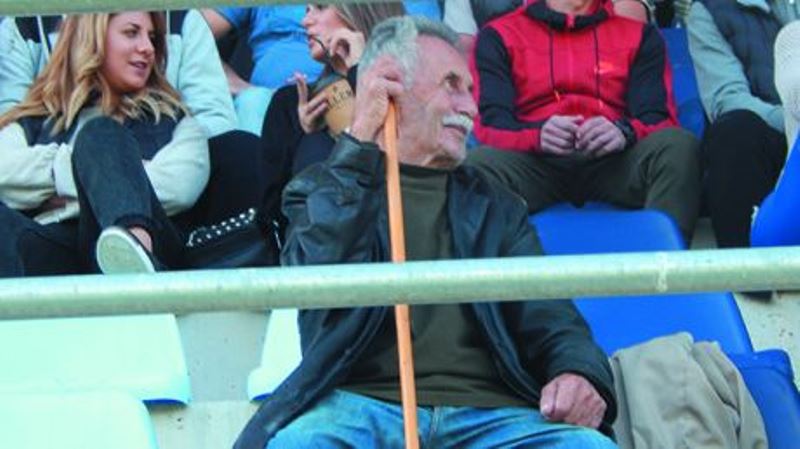 Ηλικίας 92 ετών, ο φίλαθλος της ΑΕ Καραϊσκάκης...