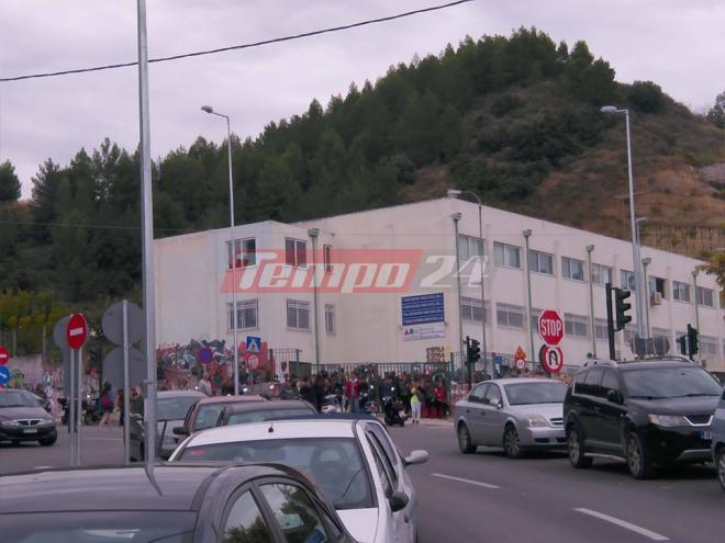 ΤΩΡΑ - Πάτρα: Υπό κατάληψη το σχολικό συγκρότημα στο κόμβο Κουρτέση - ΦΩΤΟ
