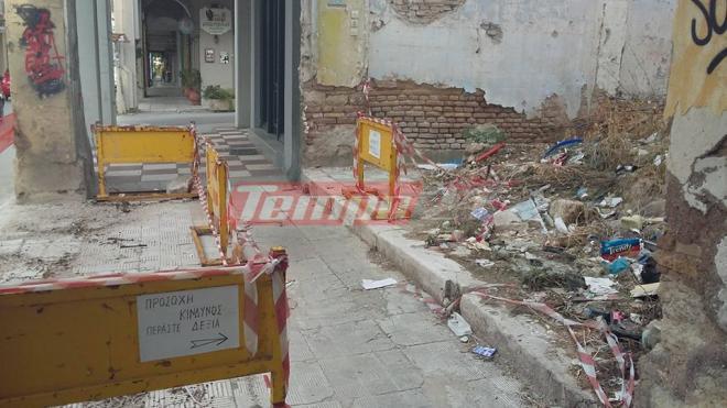 Πάτρα - ΠΡΟΣΟΧΗ: Κίνδυνος κατάρρευσης κτιρίων στην Άνω πόλη - Σήμανση για πεζούς - ΦΩΤΟ