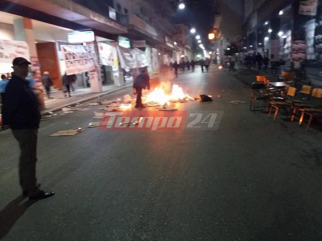 Τα έκαναν γυαλιά καρφιά μετά την πορεία για το Πoλυτεχνείο - Ριπές μολότοφ σε Δικαστήρια και Ερμού - Έβαλαν φωτιά σε αυτοκίνητο, έσπασαν τζαμαρίες- Γίνονται προσαγωγές- ΔΕΙΤΕ ΦΩΤΟΓΡΑΦΙΕΣ και ΒΙΝΤΕΟ