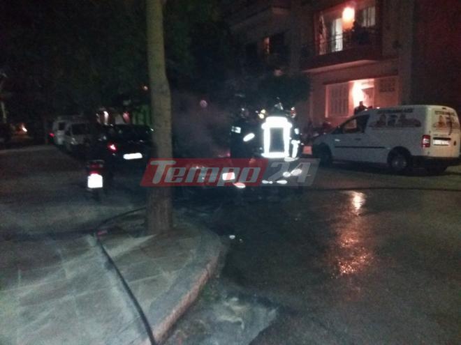 Συναγερμός στην Πυροσβεστική Πατρών - Αυτοκίνητο άρπαξε φωτιά στη μέση του δρόμου - ΔΕΙΤΕ ΦΩΤΟΓΡΑΦΙΕΣ και ΒΙΝΤΕΟ