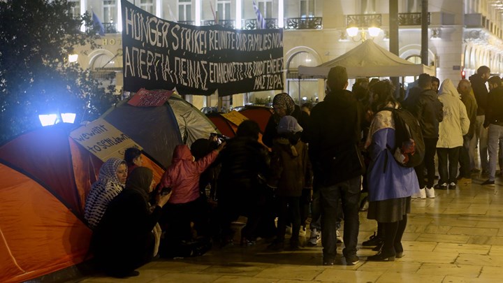 Απεργία πείνας ξεκίνησαν πρόσφυγες στο Σύνταγμα
