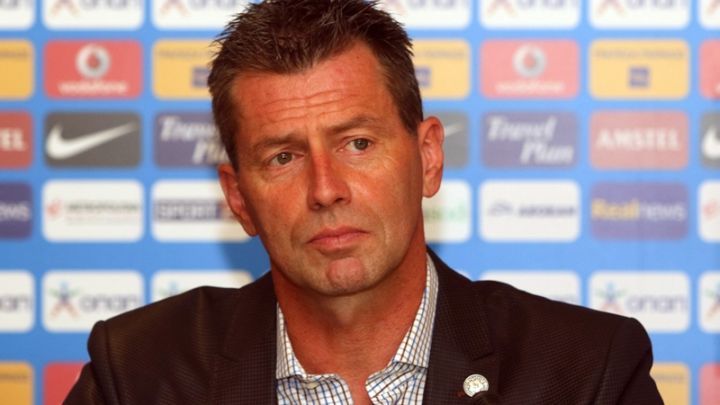 Έξαλλος με την FIFA ο Σκίμπε για την τιμωρία του Μανωλά