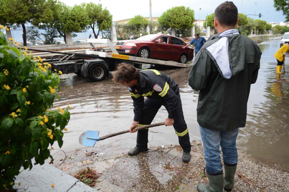 "Δεν πρέπει να πνιγεί η Πάτρα μέχρι να έρθει ο σοσιαλισμός του ΚΚΕ" λένε "ΡΑΠ- Ανθρώπινη Πόλη" και "Αγωνιζόμενοι Πολίτες"